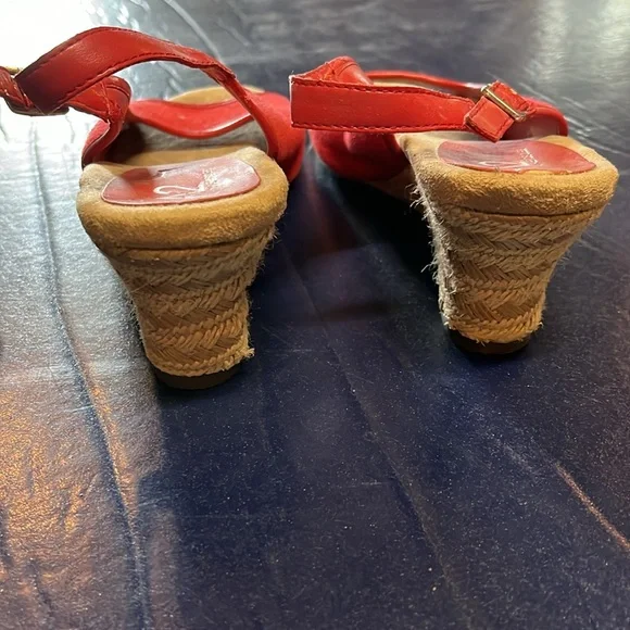 A2 by Aerosoles heels - Picture 3 of 3